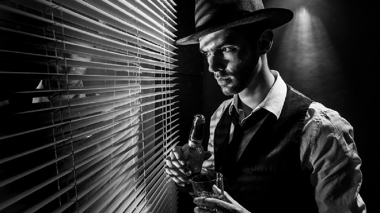 FILM NOIR: How to get the Classic Black & White Style 