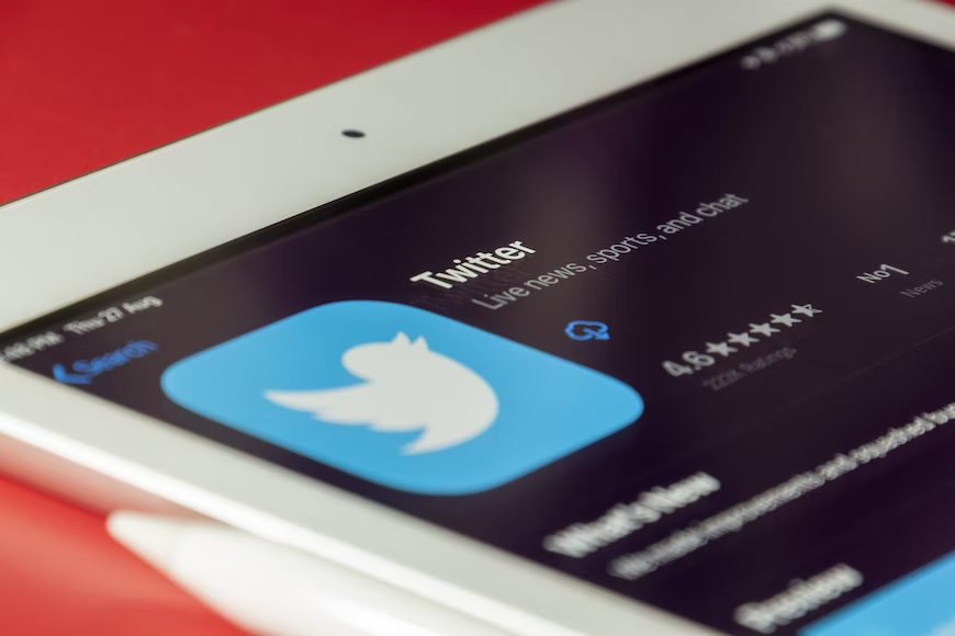 How to tell a verified Twitter account is actually fake