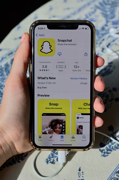 How to Record Video Hands-Free on Snapchat: 3 Easy Steps