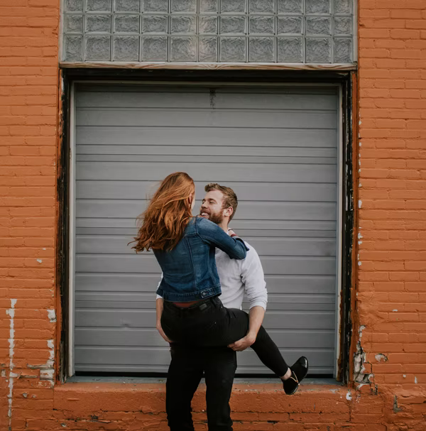 How to Pose Couples with Height Differences - Amy & Jordan | Engagement  photo poses, Photo poses for couples, Couple posing