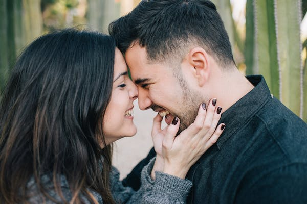 81+ Trending Couples Poses To Bookmark Before Your Wedding Day Arrives! |  WeddingBazaar